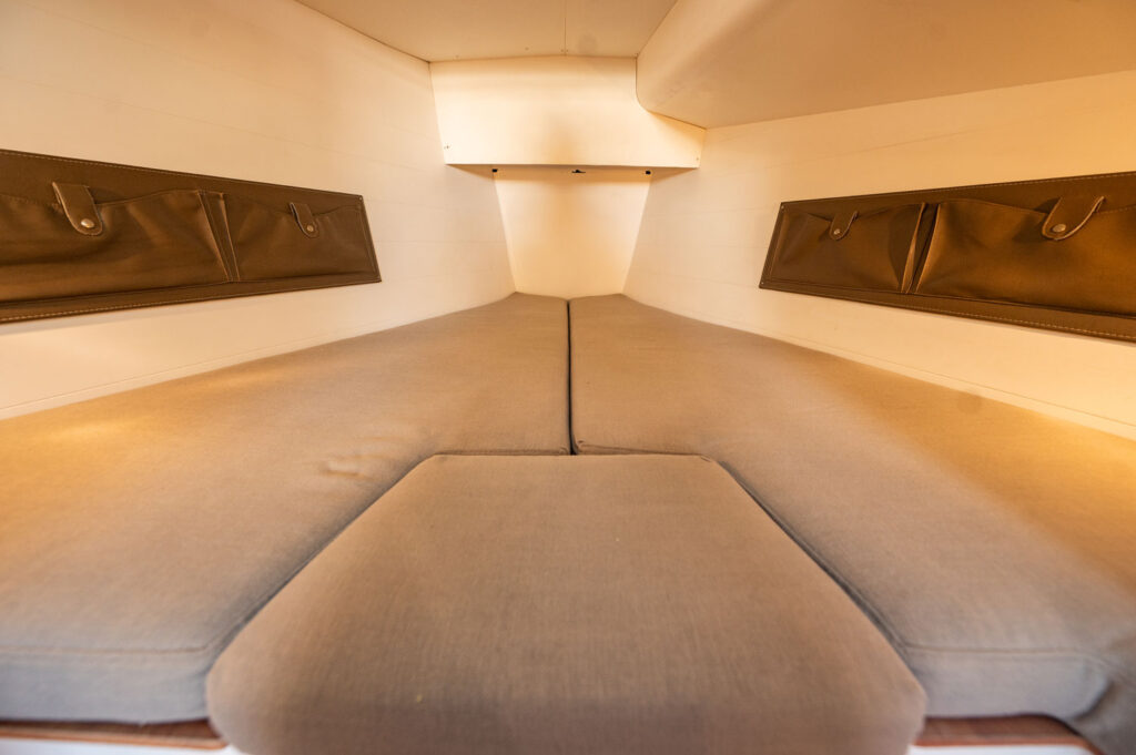 J112e - Be Free