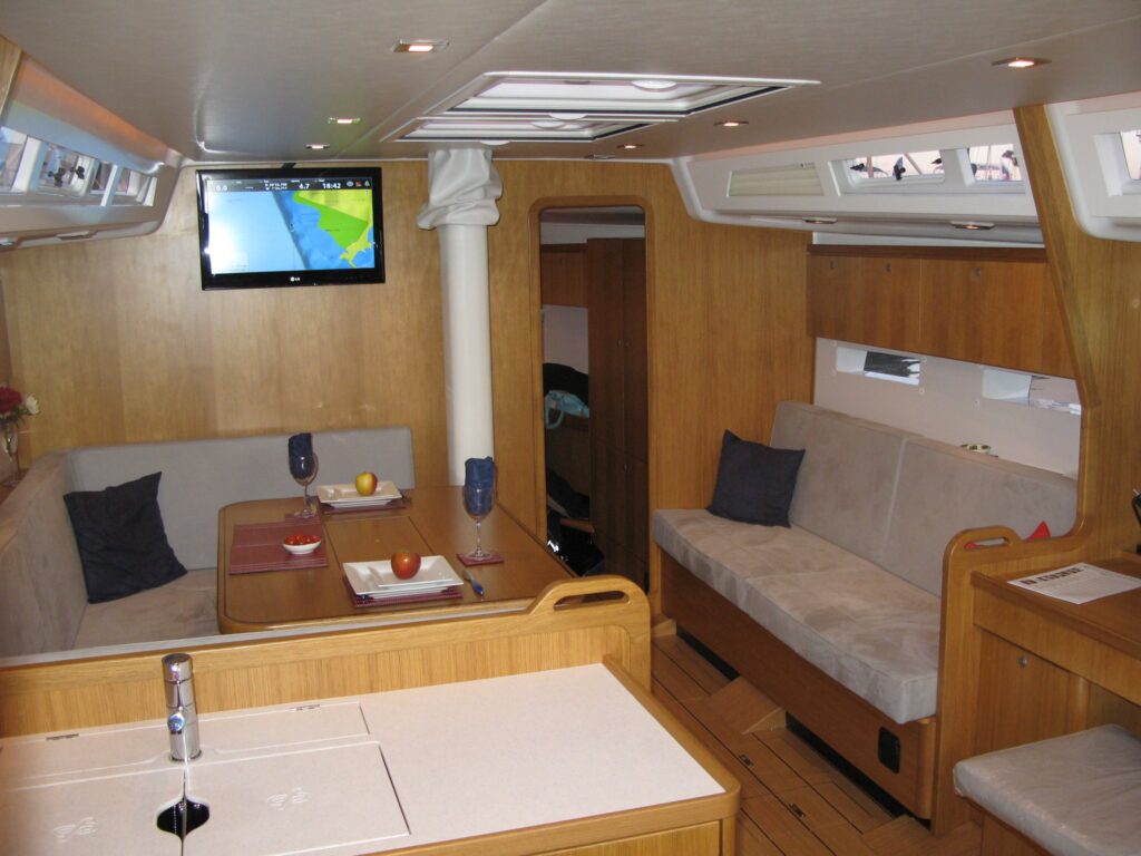Grand Soleil 46 – Belladonna - saloon
